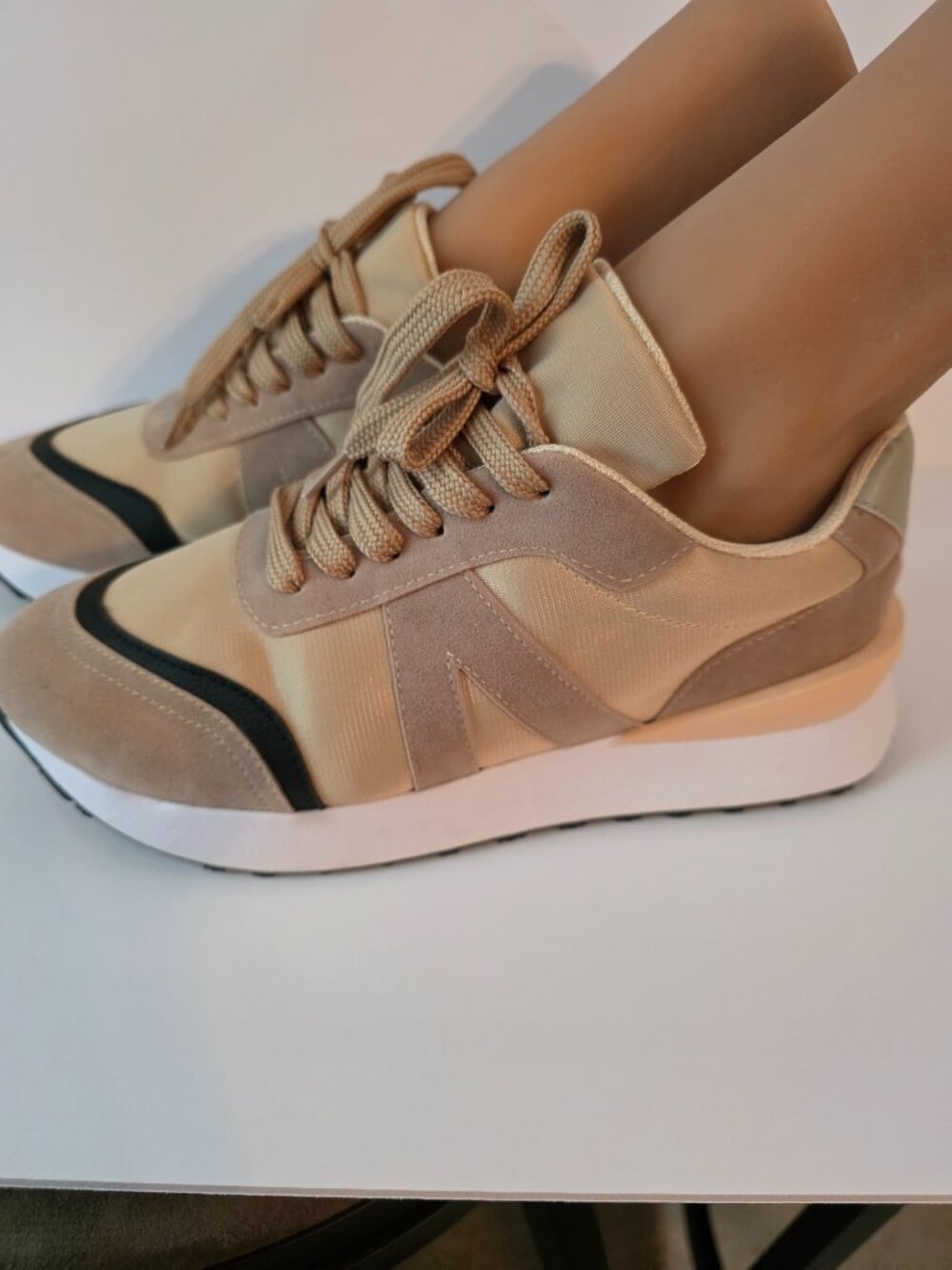 Maker's Fashion Now Nova 1 Women's Sneakers, Size 8 (US) - Picture 3 of 7